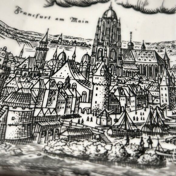 Altenkunstandt Germany Frankfurt on Main Black & White Porcelain Ashtray - Picture 4 of 6